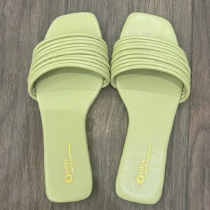 Trendy Square Toe Slide Sandals - Green NWOT